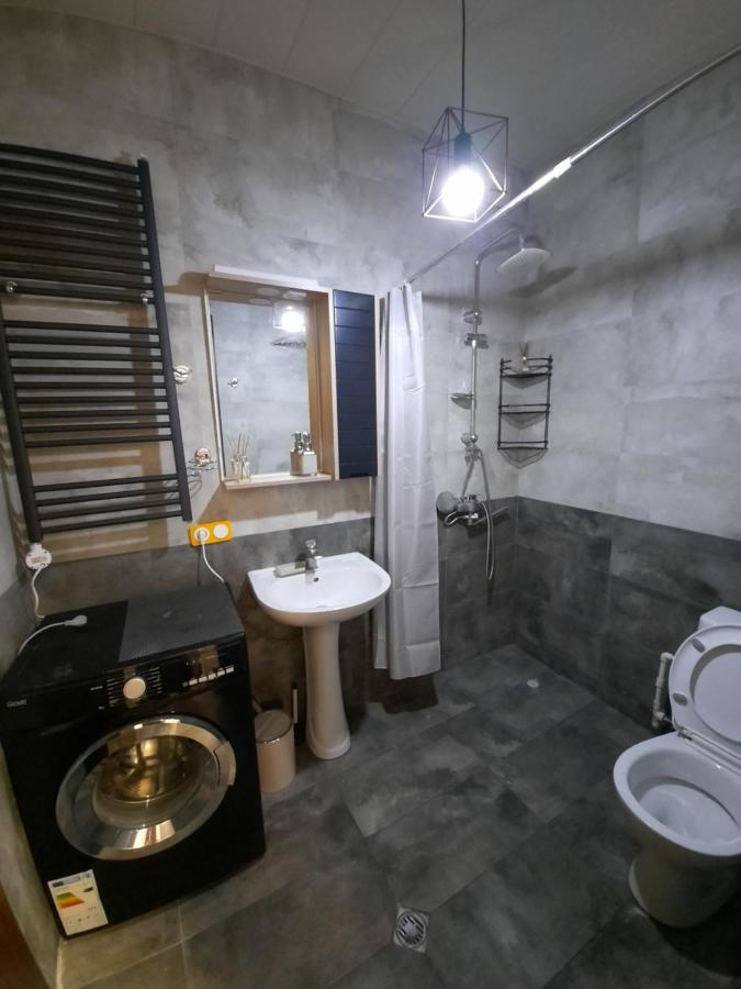 Futuristic 1 Bedroom Apartment Next To Vake Park Tbilisi Exterior photo
